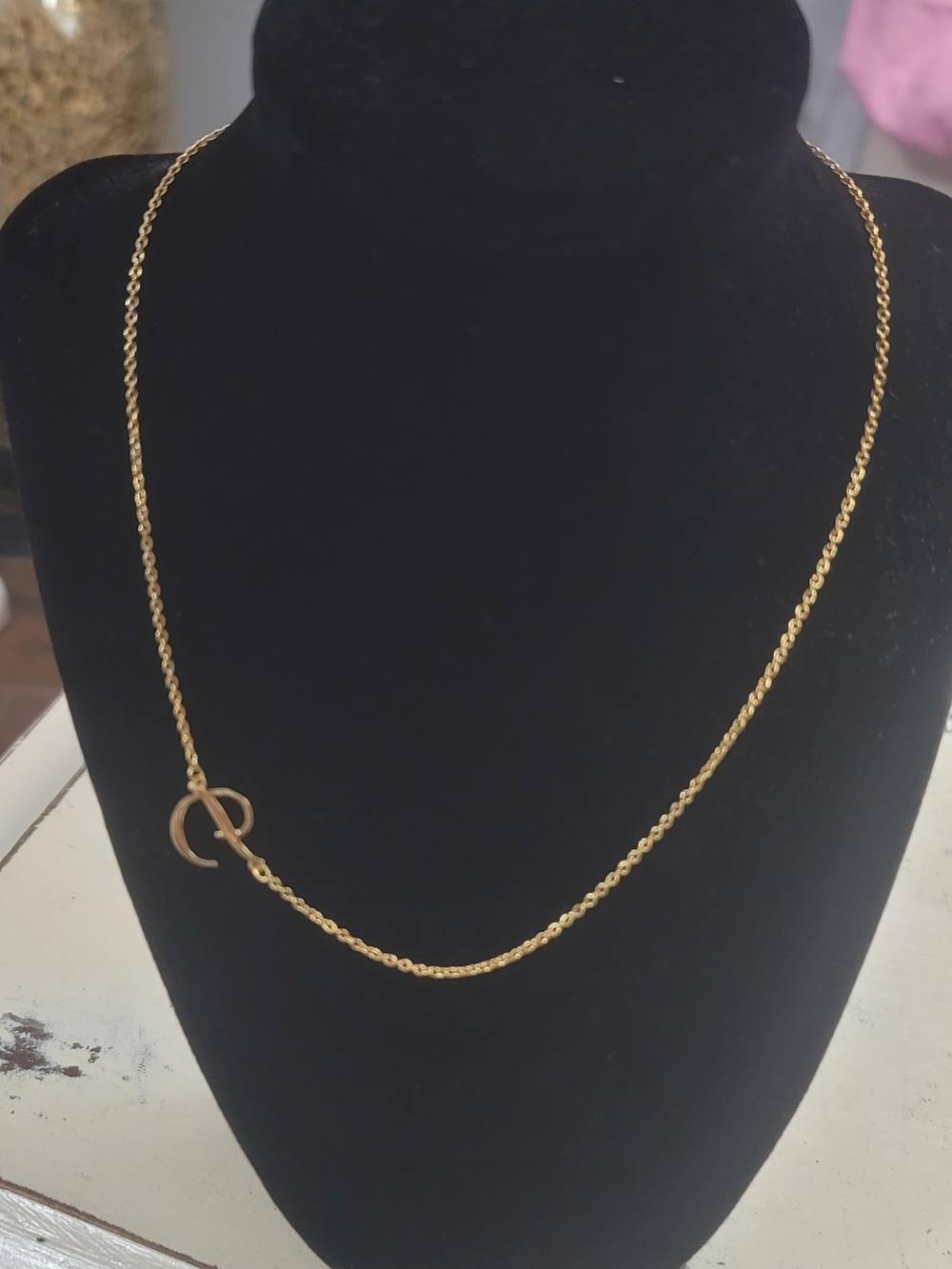 Minimalist Gold Circle Accent "P" Necklace for Women